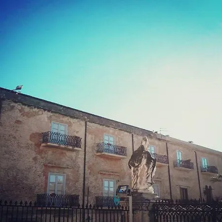 Palazzo Maria Daire Cefalù